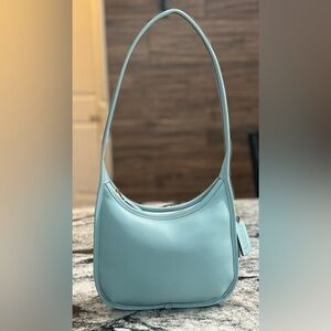 Coach Curve Zip Light Blue Shoulder Hobo Bag in Glovetanned Leather
